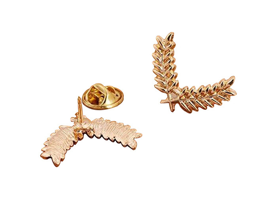 Customized Brooches Badges Enamel Lapel Pins For Men Gold Plating supplier